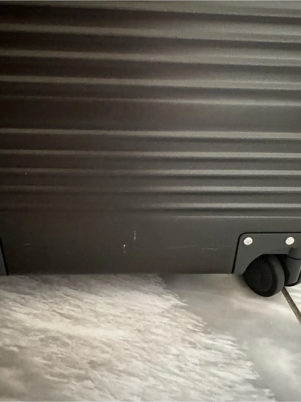 All aluminum carry on - zipperless with 360 wheels - 20 inch